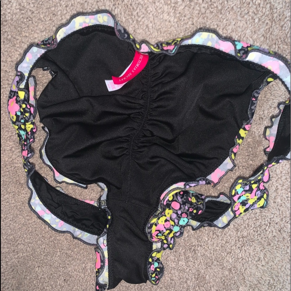 VS Ruffle Bikini Bottoms - Picture 4 of 4